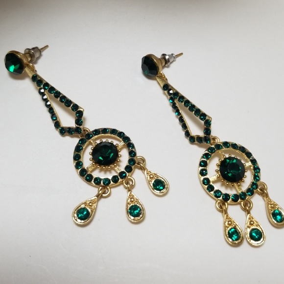 Jewelry - Emerald green and gold Earrings from Carmel, CA